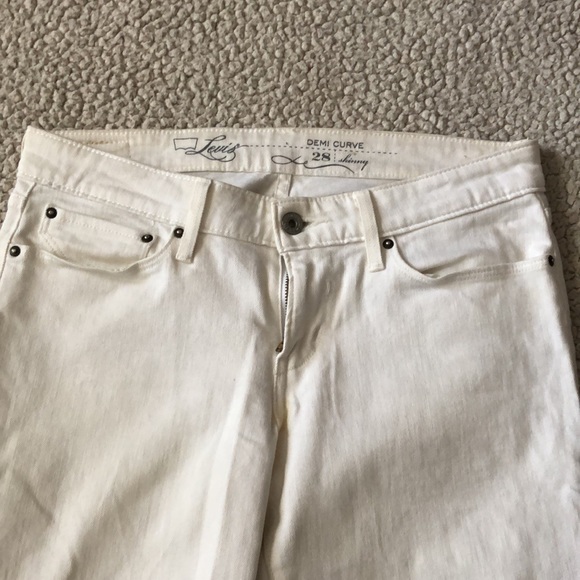 Levi’s white denim jeans - Picture 2 of 3